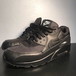 Nike Air Max 90 Essential
